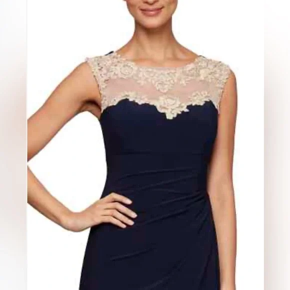 Alex Evenings/women’s NWT Embroidered Illusion-Yoke Navy and Cream Lace Gown - Picture 2 of 11